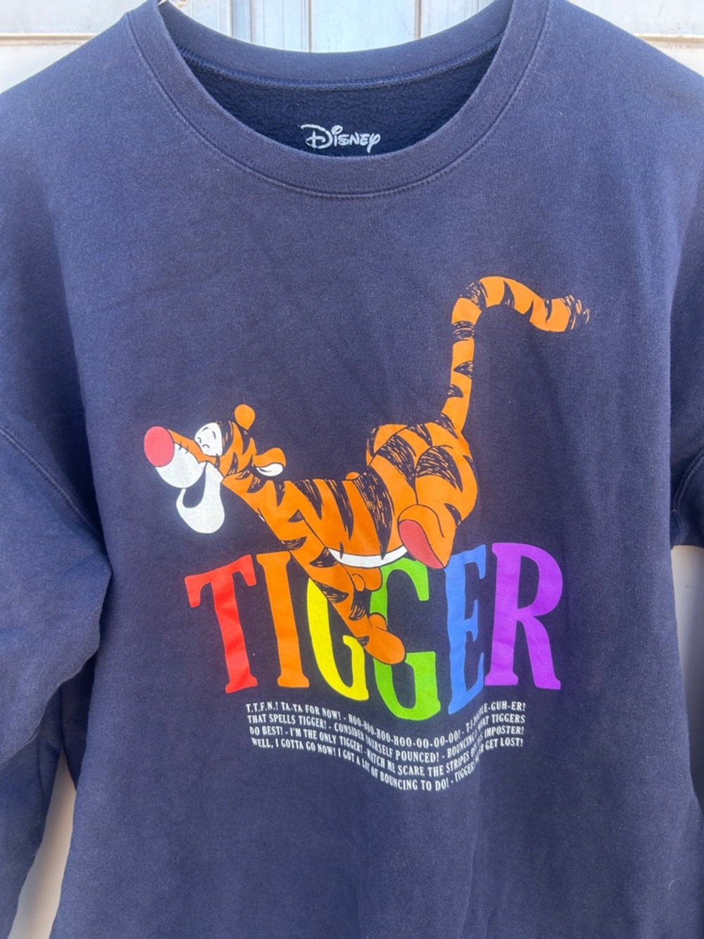 Vintage Y2K Disney Tigger Sweatshirt